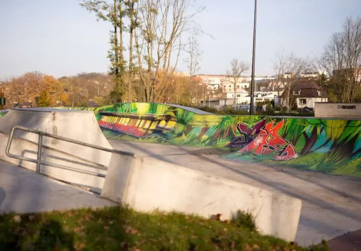 Skatepark Chojnice - najlepsze miejsce dla miłośników deskorolki