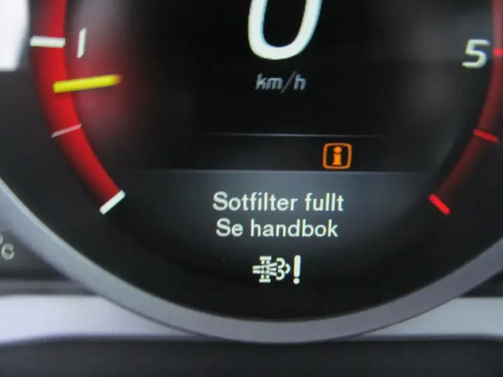 Varning i Volvo V70: Sotfilter fullt, se handbok. Dags för rengöring!
