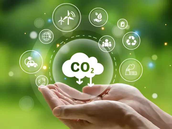Jak obliczyć emisje CO2 w firmie? Krok po kroku z KOBiZE