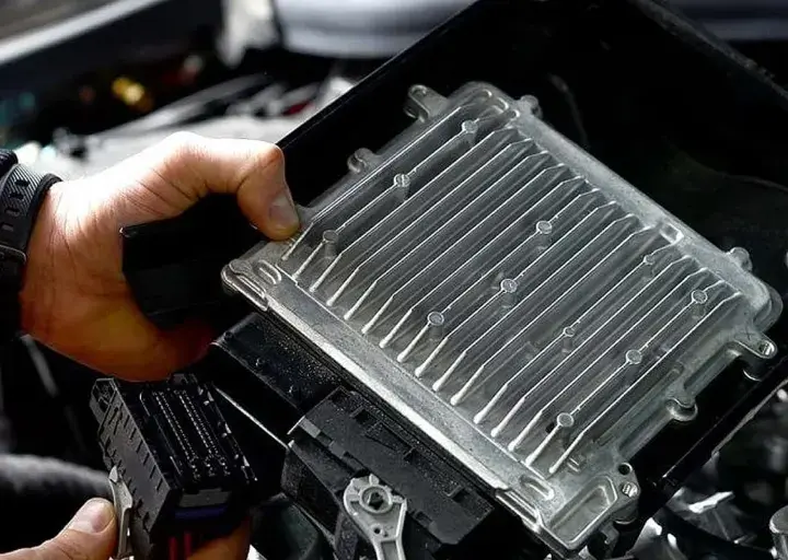 Chip tuning box: Więcej mocy czy droga do awarii silnika?