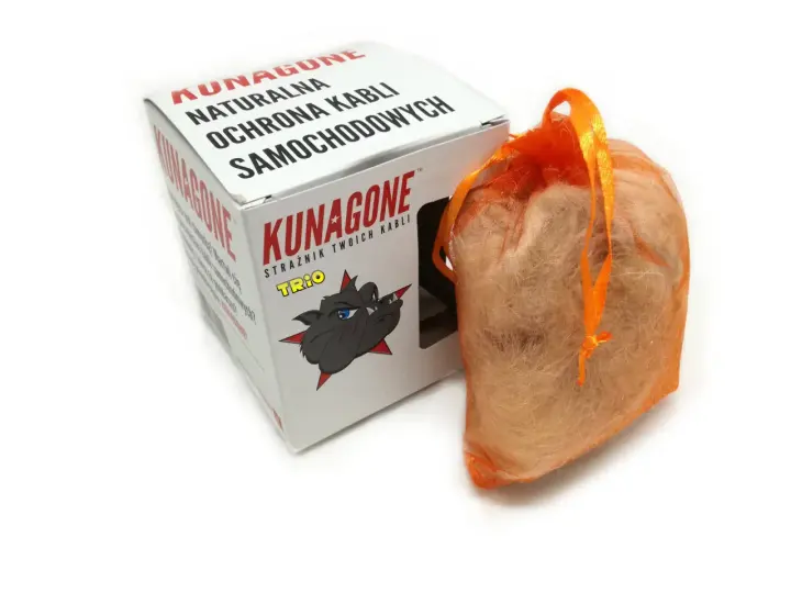 Opakowanie KUNAGONE, naturalna ochrona kabli samochodowych, z woreczkiem wypełnionym włóknami.
