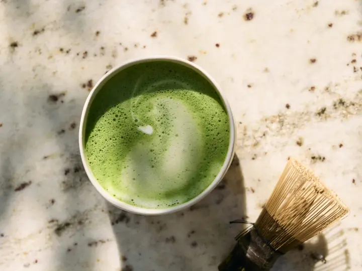 Matcha Latte: Smak, zdrowie i przepis. Czy zastąpi kawę?