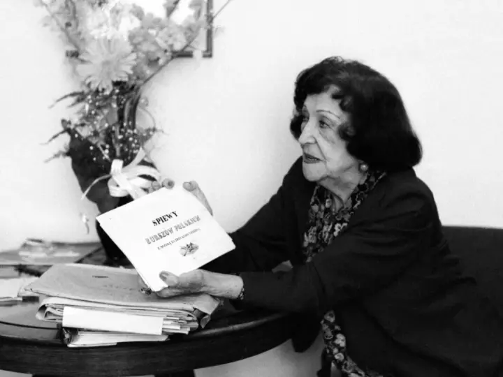 Mira Zimińska-Sygietyńska prezentuje zbiór "Śpiewy burszów polskich", przypominając o dzieciach i ich dziedzictwie.
