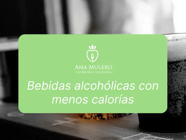 Vasos de cerveza con espuma y el texto "Bebidas alcohólicas con menos calorías".