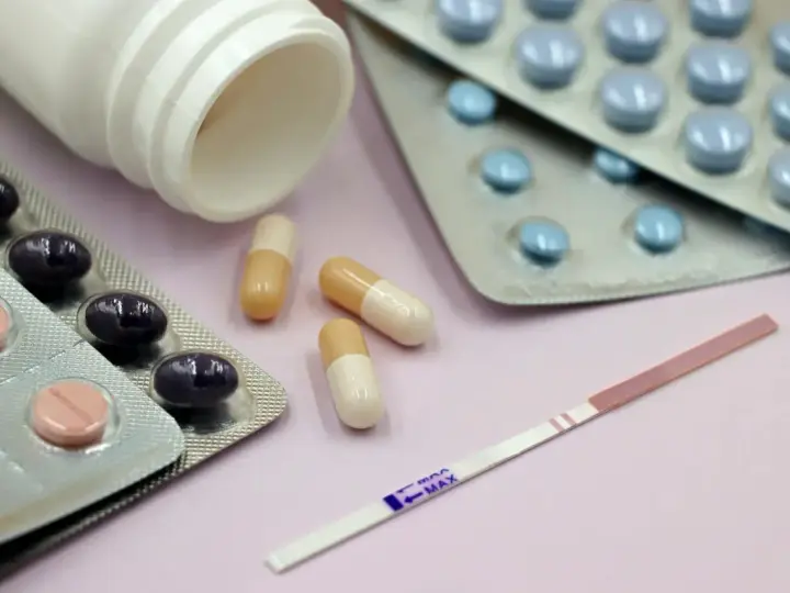 Zaburzenia hormonalne u kobiet objawy – jak je rozpoznać i leczyć