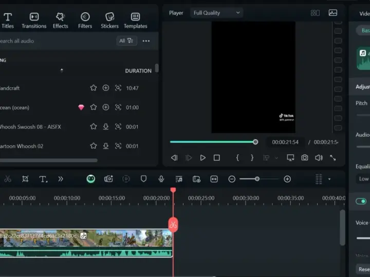 Edytor wideo z panelem audio, gdzie można dostosować modulator głosu, pitch, audio ducking i equalizer.