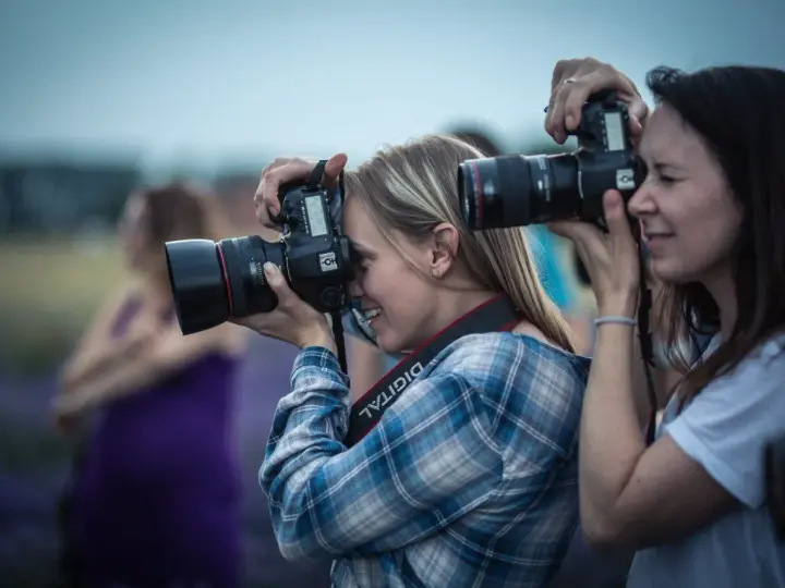 Profesjonalny fotograf: Kiedy to inwestycja w trwałe wspomnienia?
