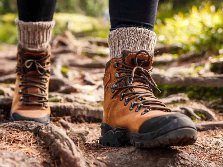 Scarpe Montagna Donna: Guida 2025 per la Scelta Perfetta