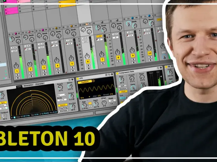 Uśmiechnięty mężczyzna na tle ekranu z programem Ableton 10. Idealny do nauki, jak tworzyć muzykę w Ableton kurs.