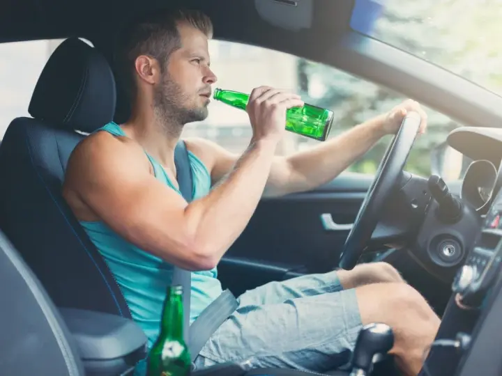 Ile alkoholu do Izraela? Dokładne limity i jak uniknąć kar