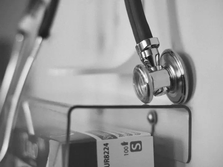 Stetoskop i pudełko rękawiczek. Zastanawiasz się, co kupić lekarzowi w ramach podziękowania?