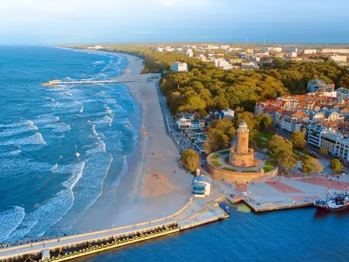 Lotnisko w Kołobrzegu? Sprawdź, jak dolecieć do kurortu!