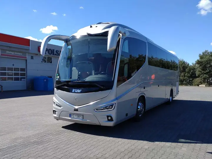 Nowy autokar Irizar czeka na wycieczkę objazdową autokarem do Włoch. Sprawdź, co zabrać!