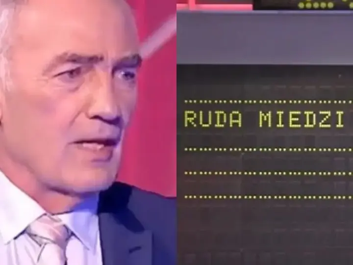 Prowadzący Familiady pyta, co można podłączyć do komputera. Na ekranie widać hasło "RUDA MIEDZI".