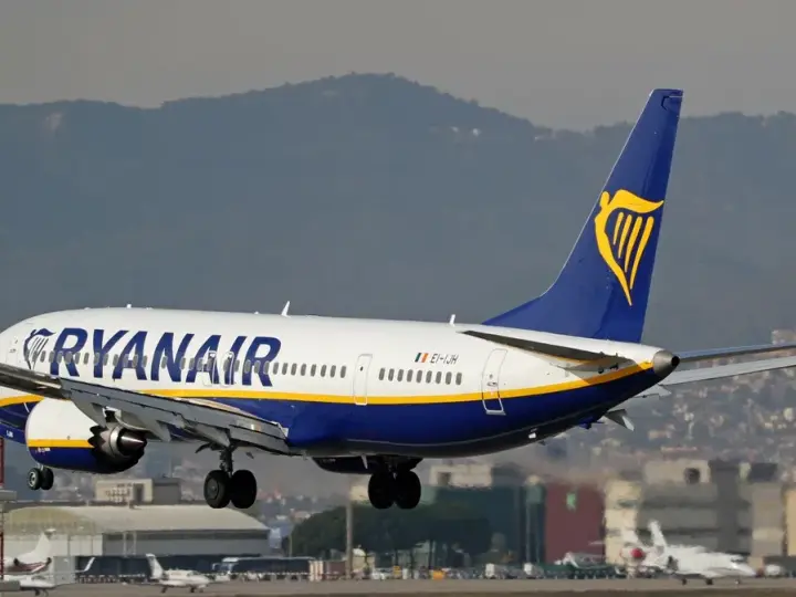 Ile kosztuje dokupienie bagażu w Ryanair? Sprawdź ceny i oszczędzaj