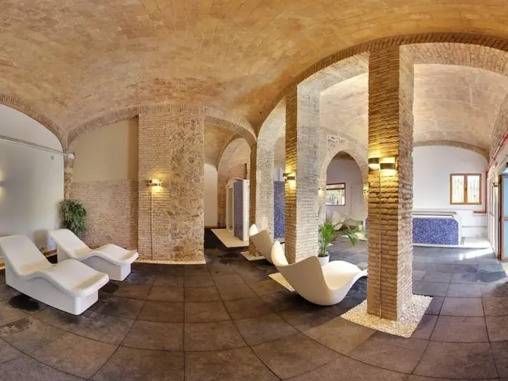 Hotel Balneario Montanejos: Salud, relax y aventura en aguas únicas