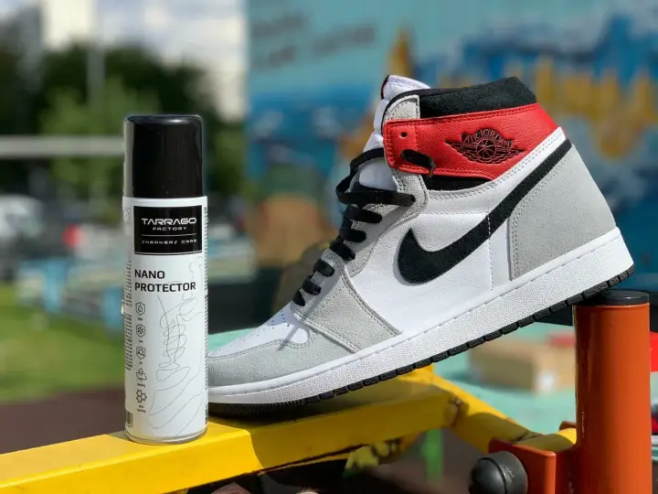 Oto jak prać buty sportowe: spray Tarrago Nano Protector i stylowe Jordany.