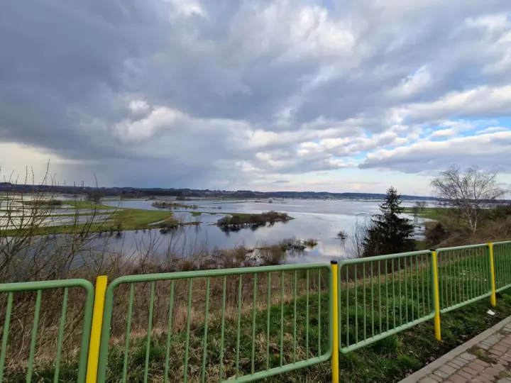 Rozlewiska Narwi koło Łomży. Wiosenne krajobrazy, które są jednymi z najpiękniejszych atrakcji tego regionu.