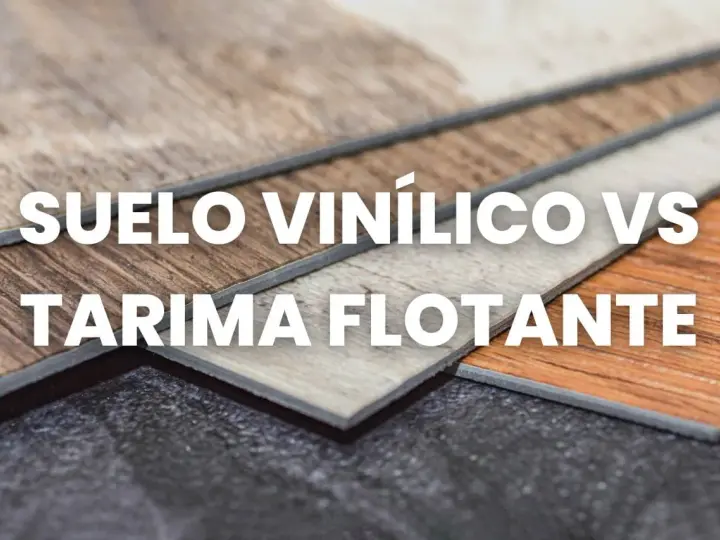 Muestras de tarima flotante o suelo vinílico con diferentes acabados de madera.