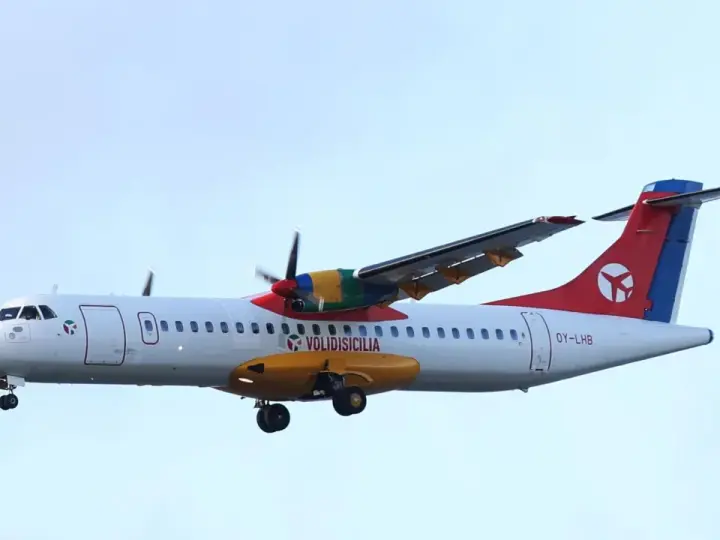 Aereo Volidisicilia in volo, un esempio di come le migliori compagnie aeree collegano le destinazioni.