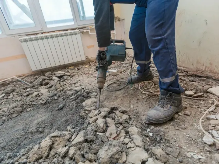 Jak skuć beton skutecznie i bezpiecznie - unikaj najczęstszych błędów