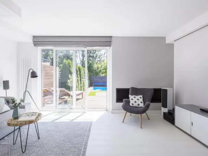 Apartamenty inwestycyjne czy warto? Odkryj ukryte zagrożenia i zyski