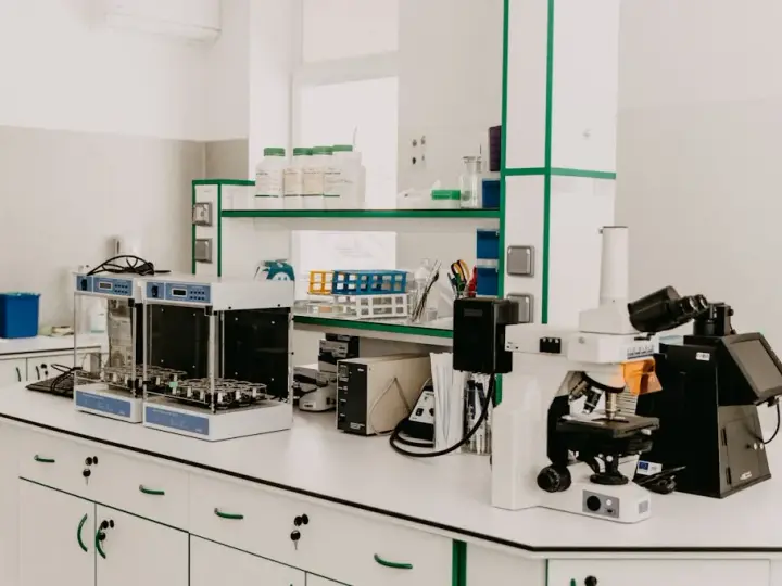 Najważniejsze elementy codziennego wyposażenia laboratorium – Wszystko, co chciałbyś wiedzieć