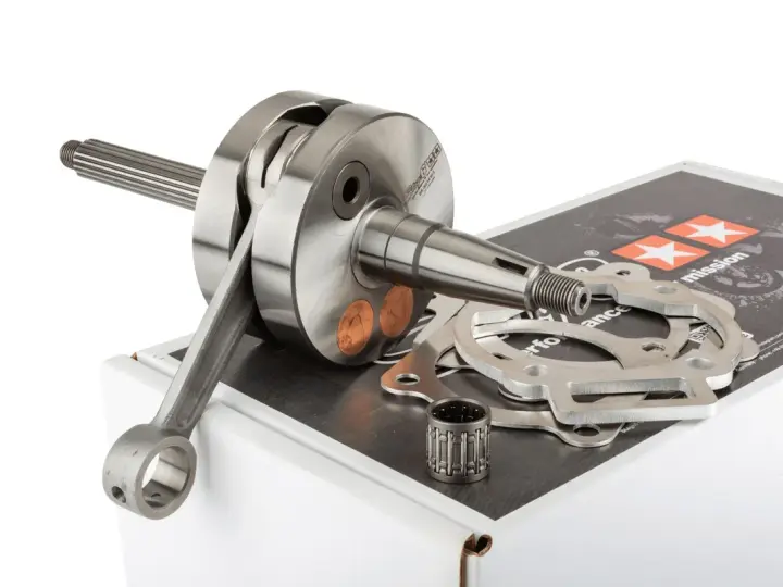 Hochwertige Kurbelwelle für Auto-Tuning, mit Pleuel und Lager, bereit für mehr Leistung.