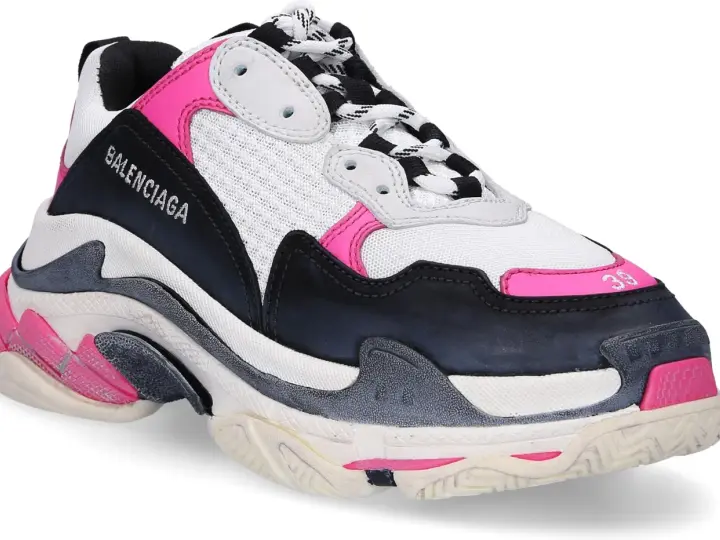 Stylowe balenciaga triple s damskie w kolorze białym, czarnym i różowym.