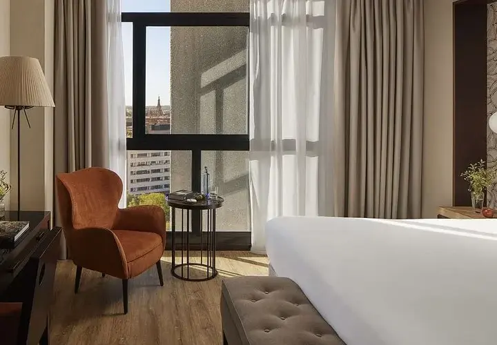 Hotel NH Central Convenciones Sevilla: Comodidad y Ubicación Ideal