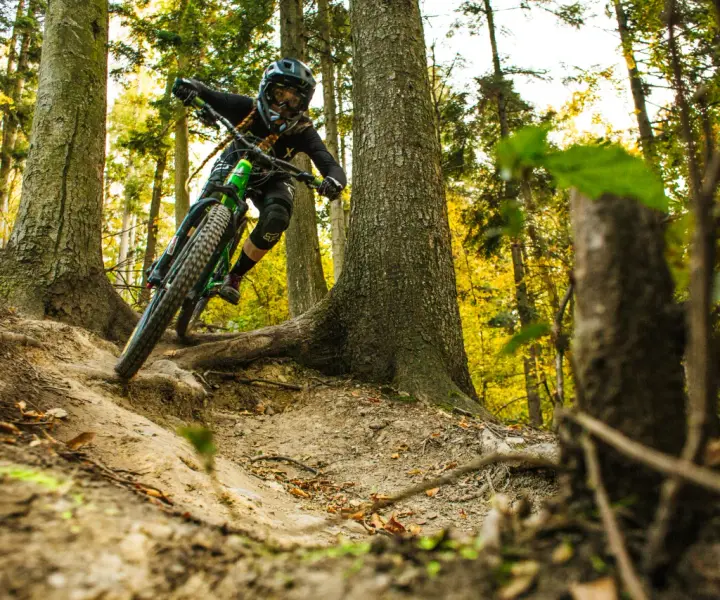 Gdzie mieszka Enduro Opa? Odkryj tajemnice jego lokalizacji w Polsce