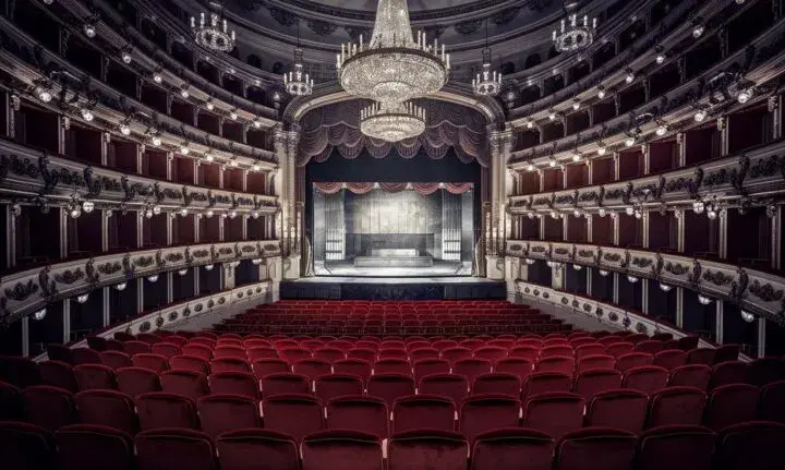 Operetka - co to jest? Historia, charakterystyka i cechy gatunku.