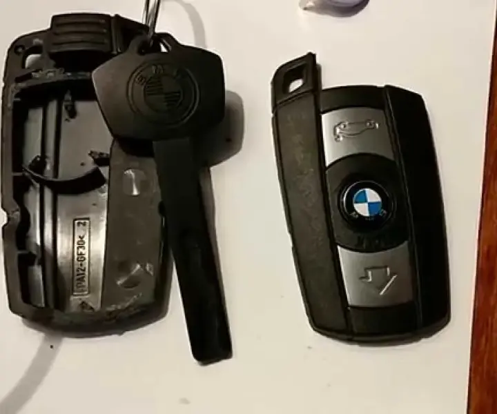 Jak bezpiecznie otworzyć BMW E60 bez kluczyka: 5 sprawdzonych sposobów