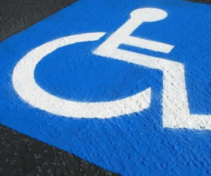 Czy parking dla niepełnosprawnych jest płatny? Sprawdź zasady w Krakowie