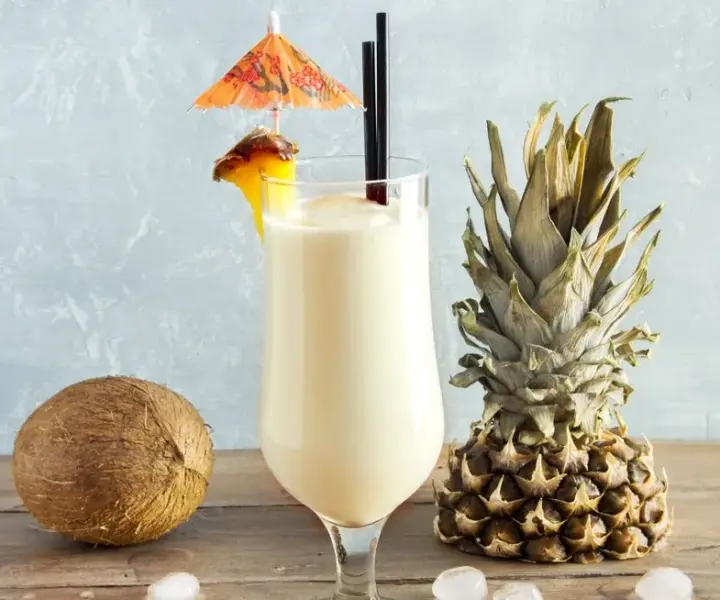 Pyszny drink z mlekiem kokosowym i wódką, który musisz spróbować