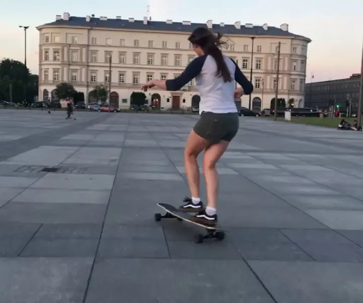Najlepsze miejsca do jazdy na longboardzie w Warszawie - unikaj błędów