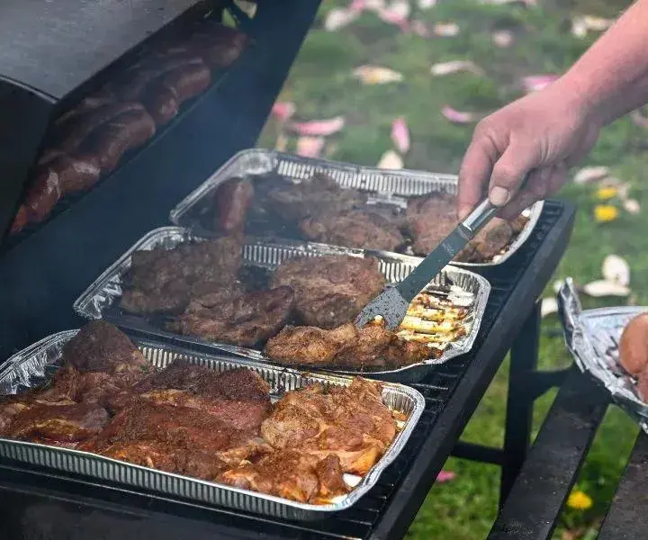 Najlepsze grille w Warszawie - gdzie zjeść i kupić grillowane przysmaki