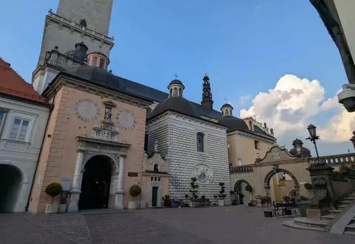 Jak dojechać z dworca PKP w Częstochowie na Jasną Górę bez problemów