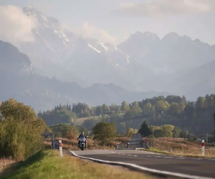 Gotowe trasy motocyklowe w Polsce – piękne widoki i łatwe do pobrania