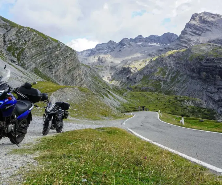 Najlepsze trasy motocyklowe w Austrii: emocjonujące przejażdżki i widoki