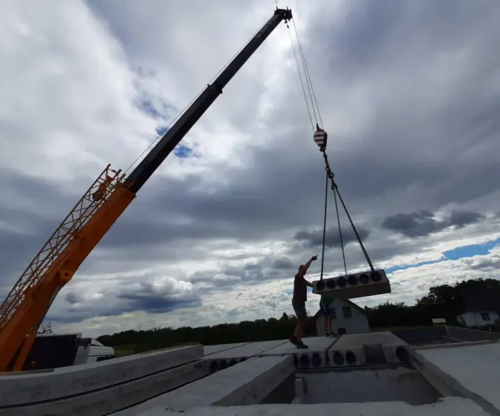 Płyta żerańska: cena za m2 i aktualne koszty w 2025 roku