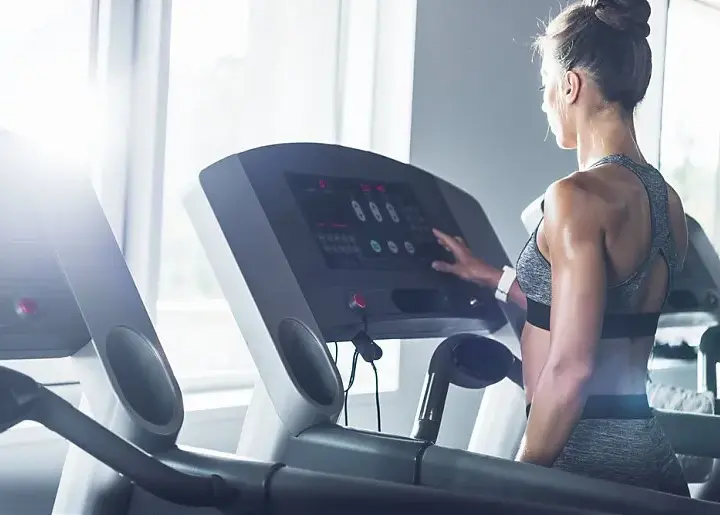 Ile cardio po treningu siłowym: klucz do szybkiej regeneracji i spalania tłuszczu