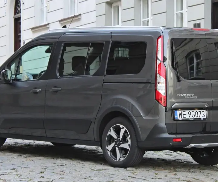 Ford Transit Connect jaki silnik wybrać? Porównanie opcji silnikowych