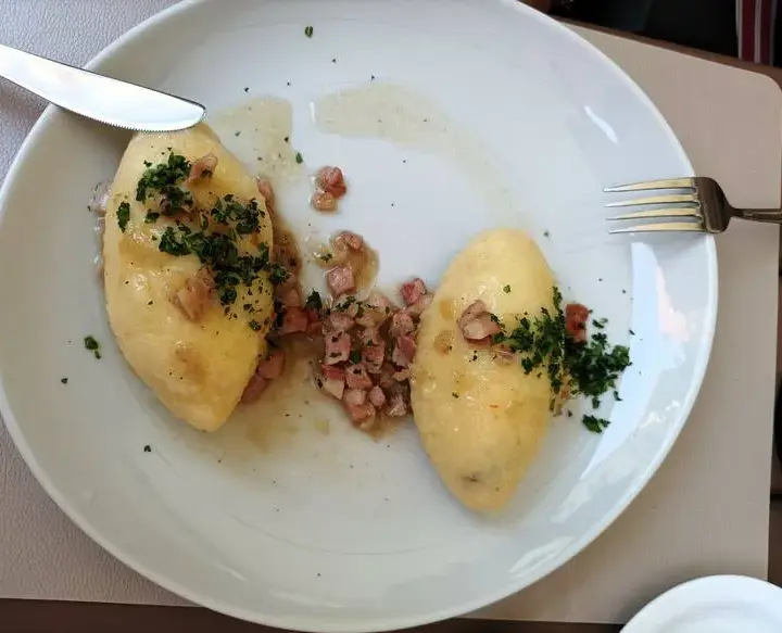 Gdzie zjeść w Wilnie? 10 najlepszych restauracji 2023