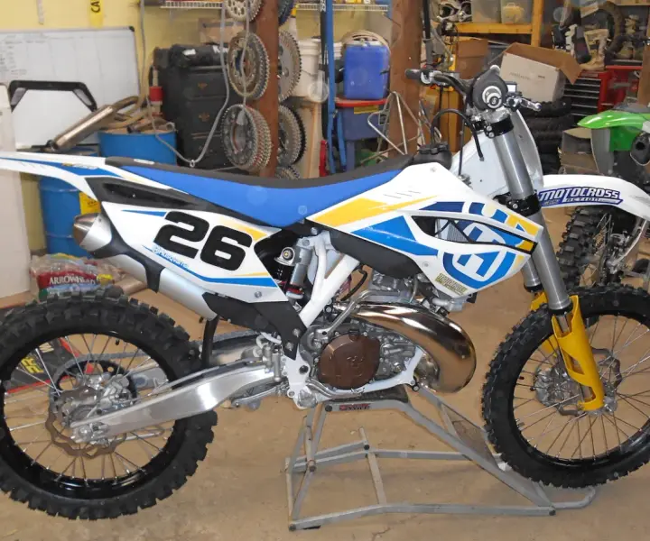 Husqvarna 250 4T Enduro: wady, zalety, opinie i porównanie z konkurencją