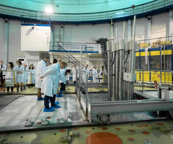 Ile zarabia pracownik elektrowni atomowej? Odkryj zaskakujące fakty o płacach