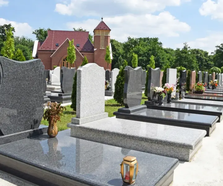Ile kosztuje nagrobek? Cennik 2026 i uniknij ukrytych opłat