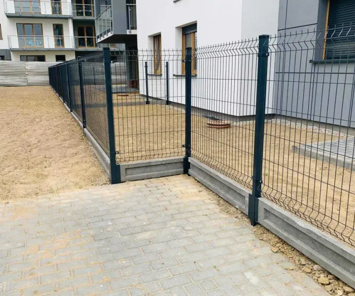 Ogrodzenie panelowe fi 4 czy fi 5 – które wybrać dla swojej posesji?