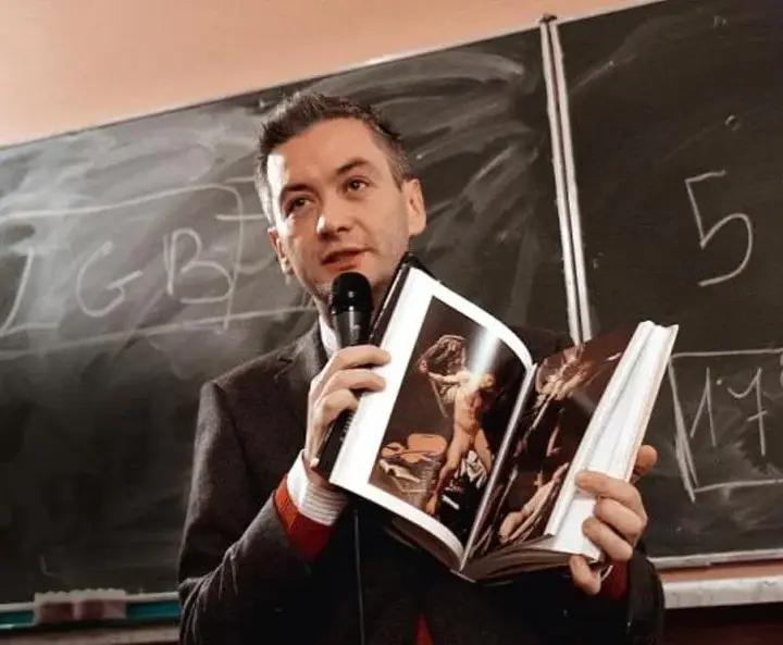Kto jest gejem w sejmie? Odkryj wpływ homoseksualnych posłów na politykę