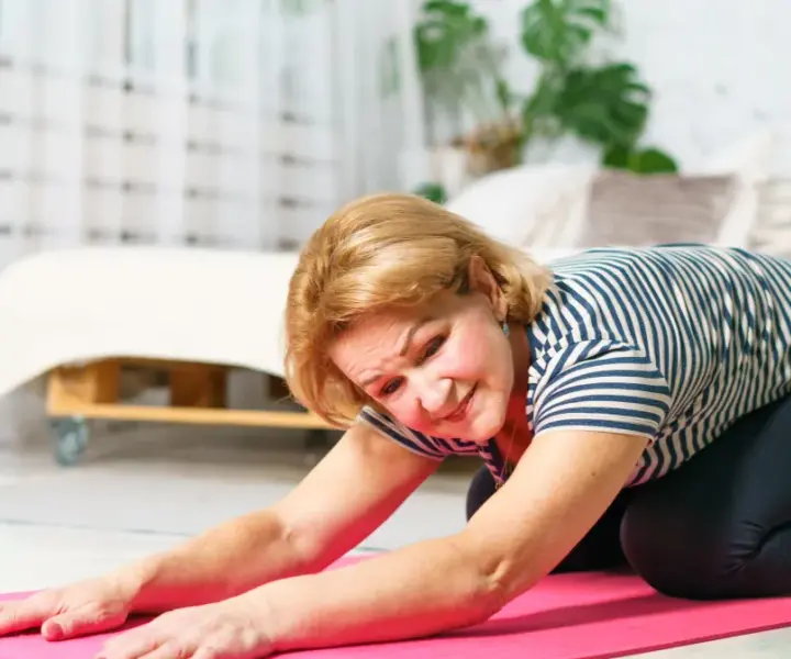 Jakich ćwiczeń unikać przy osteoporozie, by nie ryzykować złamań?